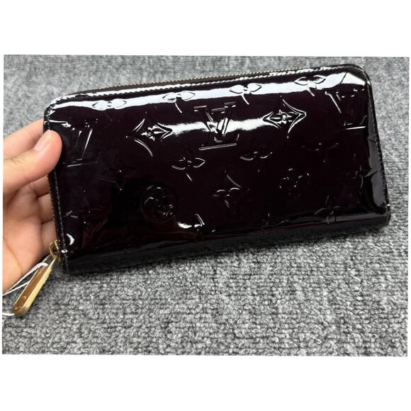 Louis Vuitton Vernis Leather Zippy Wallet 199-082225 - Picture 4 of 11